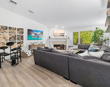 600 Cliff Drive - Photo Thumbnail 4