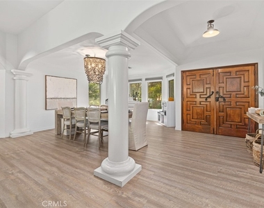 600 Cliff Drive - Photo Thumbnail 10