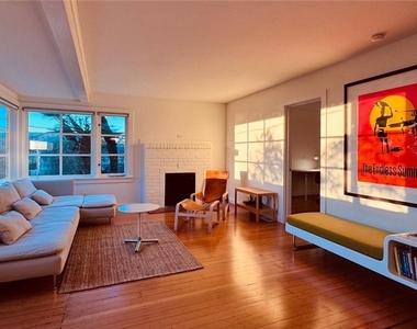 645 Thalia Street - Photo Thumbnail 6