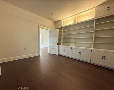 26520 Orange Avenue - Photo Thumbnail 9