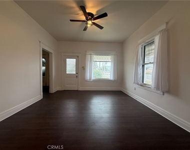 26520 Orange Avenue - Photo Thumbnail 2