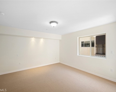 345 W Loraine Street - Photo Thumbnail 14