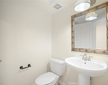 345 W Loraine Street - Photo Thumbnail 13