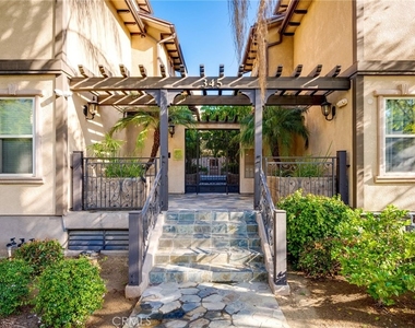 345 W Loraine Street - Photo Thumbnail 1