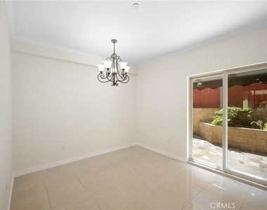 345 W Loraine Street - Photo Thumbnail 9