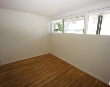 11133 Rose Avenue - Photo Thumbnail 16