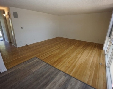 11133 Rose Avenue - Photo Thumbnail 15