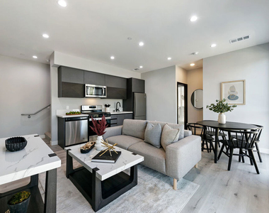 15106 Roxford St, - Photo Thumbnail 6
