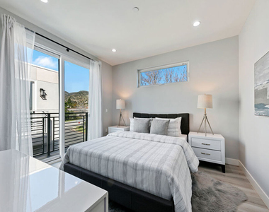 15106 Roxford St, - Photo Thumbnail 12