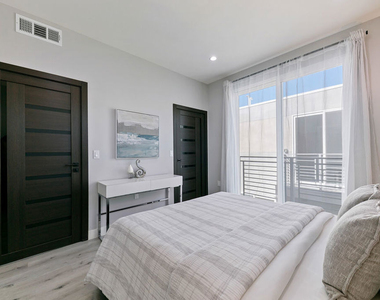 15106 Roxford St - Photo Thumbnail 8