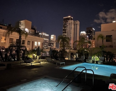 315 W 5th Street - Photo Thumbnail 2