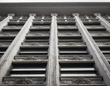 315 W 5th Street - Photo Thumbnail 6