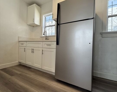 2235 W 14th Street - Photo Thumbnail 5