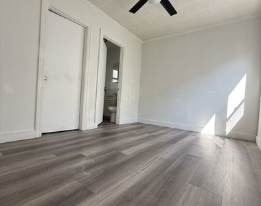 2235 W 14th Street - Photo Thumbnail 2