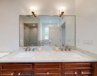 907 S Shenandoah Street - Photo Thumbnail 25