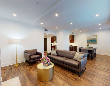907 S Shenandoah Street - Photo Thumbnail 3