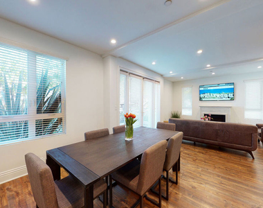 907 S Shenandoah Street - Photo Thumbnail 5