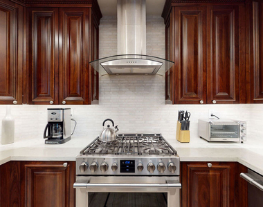 907 S Shenandoah Street - Photo Thumbnail 10