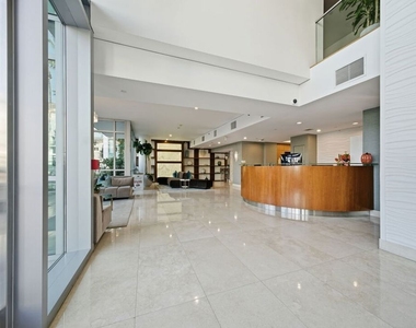 13650 Marina Pointe Drive - Photo Thumbnail 52