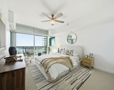 13650 Marina Pointe Drive - Photo Thumbnail 22