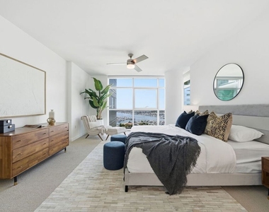 13650 Marina Pointe Drive - Photo Thumbnail 29