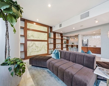 13650 Marina Pointe Drive - Photo Thumbnail 53