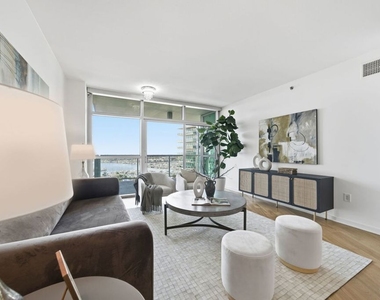 13650 Marina Pointe Drive - Photo Thumbnail 2
