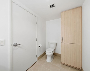 13650 Marina Pointe Drive - Photo Thumbnail 37