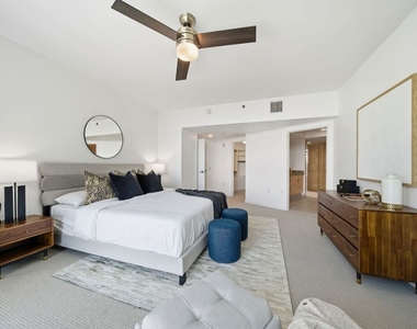 13650 Marina Pointe Drive - Photo Thumbnail 31