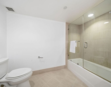 13650 Marina Pointe Drive - Photo Thumbnail 26