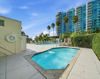 13650 Marina Pointe Drive - Photo Thumbnail 61