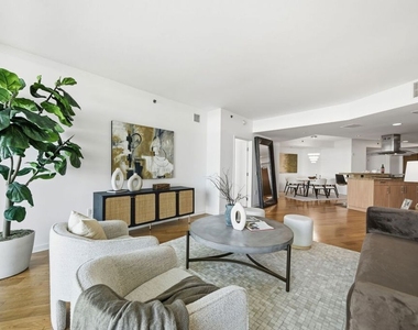 13650 Marina Pointe Drive - Photo Thumbnail 6