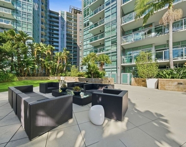 13650 Marina Pointe Drive - Photo Thumbnail 55