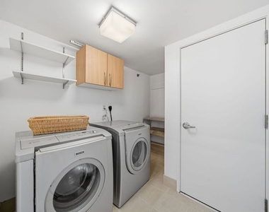 13650 Marina Pointe Drive - Photo Thumbnail 40