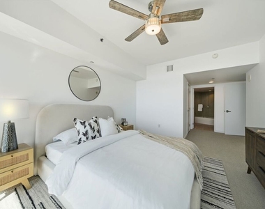 13650 Marina Pointe Drive - Photo Thumbnail 20