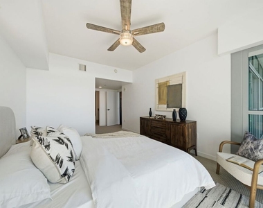 13650 Marina Pointe Drive - Photo Thumbnail 21