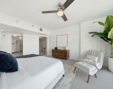 13650 Marina Pointe Drive - Photo Thumbnail 30
