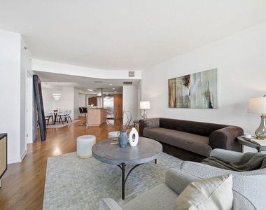 13650 Marina Pointe Drive - Photo Thumbnail 5