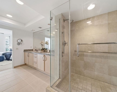 13650 Marina Pointe Drive - Photo Thumbnail 35