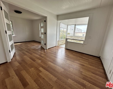 49 Dudley Avenue - Photo Thumbnail 14