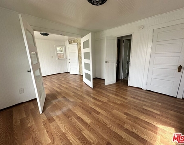 49 Dudley Avenue - Photo Thumbnail 17