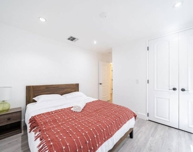 11331 Isleta Street - Photo Thumbnail 37