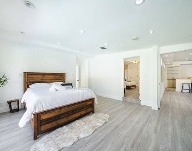 11331 Isleta Street - Photo Thumbnail 9