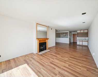 1519 N Martel Avenue - Photo Thumbnail 5