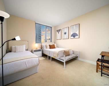 700 W E St - Photo Thumbnail 22