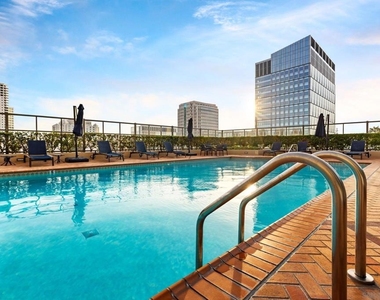 700 W E St - Photo Thumbnail 45