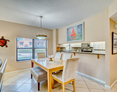 200 Uno Lago Drive - Photo Thumbnail 11