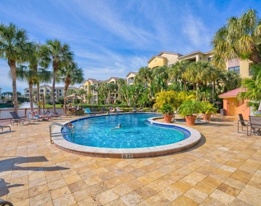 200 Uno Lago Drive - Photo Thumbnail 33