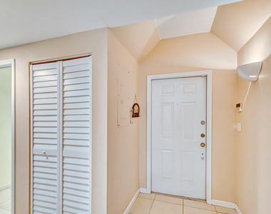 200 Uno Lago Drive - Photo Thumbnail 3