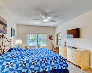 200 Uno Lago Drive - Photo Thumbnail 18